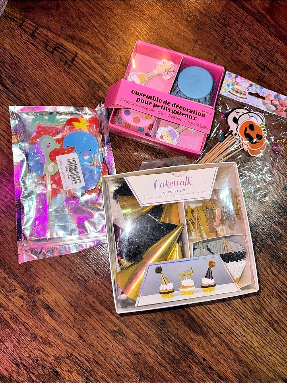 Cakewalk Cupcake Kit Cupcake Decorating Kit Party Decorations NWT C1.FR.1.4